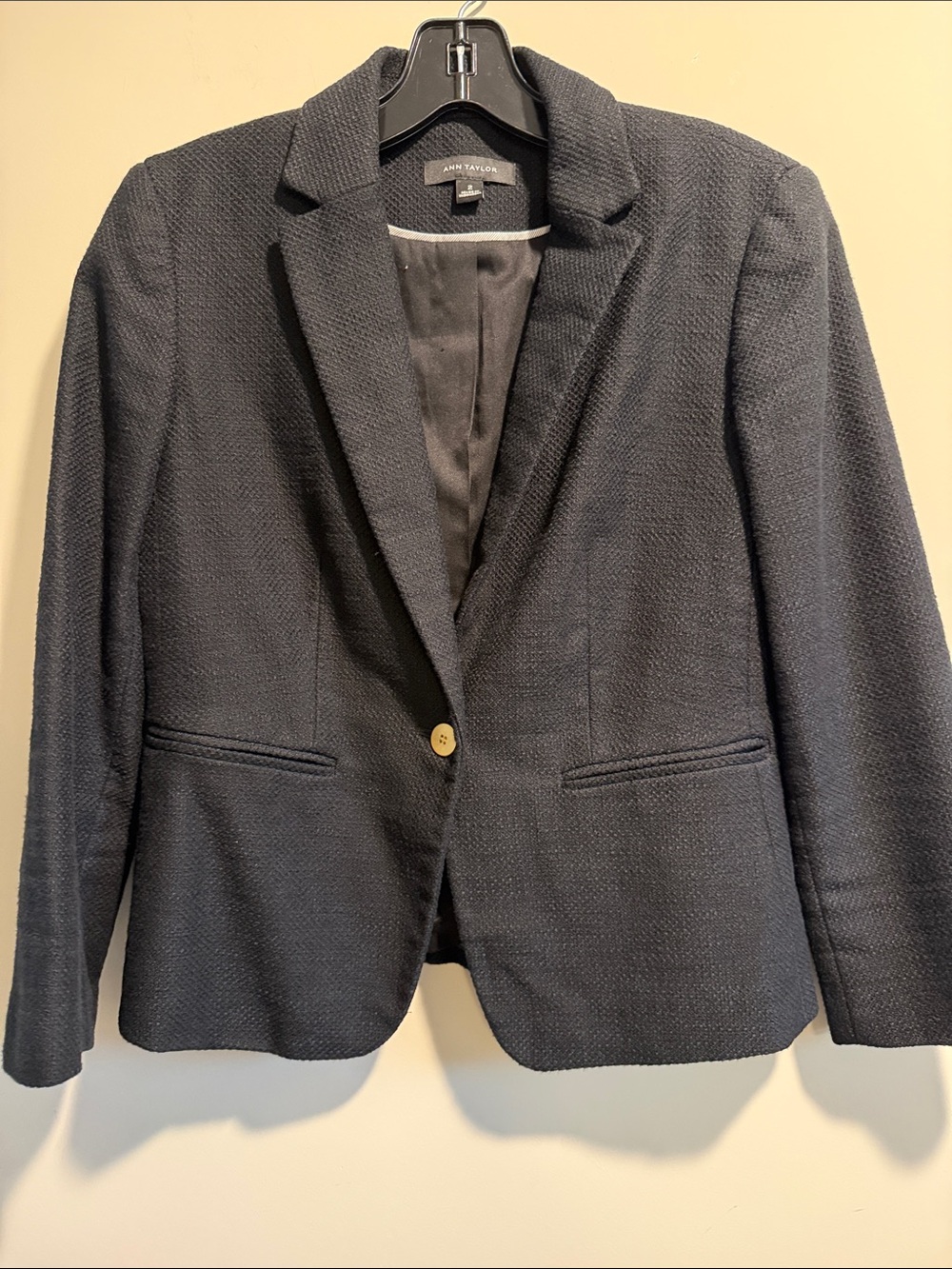Ann Taylor Black Textured Single-Button Blazer